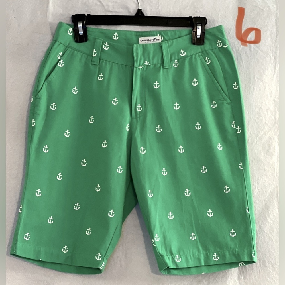 LADIES GREEN SHORTS WITH WHITE PALM TREES